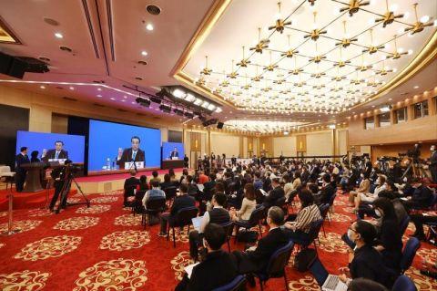 李克強：今年政府支出更多向民生領(lǐng)域傾斜，特別是義務(wù)教育和基本醫療